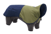 "Sun Shower™ Coverall Regenanzug für Hunde in Dunkelblau und Olivgrün, schützt vollständig mit Kapuze."
