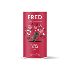 FRED Snacks Büffel 2er Set für Hunde, schonend luftgetrocknete Snacks in roter Verpackung mit Herzen und Pfotenabdrücken.
