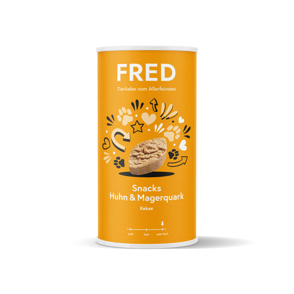 FRED Snacks Huhn & Magerquark 4er Set für Hunde, praktische Belohnungssnacks in orange Verpackung mit Pfoten- und Herzmotiven