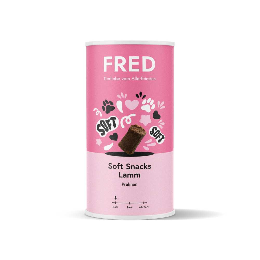 FRED Soft Snacks Lamm 2er Set in pinker Verpackung mit Pfotenabdrücken, ideale Belohnung für empfindliche Hunde.