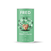 FRED Snacks Wild & Cranberries Minis in grüner Verpackung mit herzförmigem Snack, ideal für Hundetraining und als Belohnung.