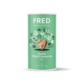FRED Snacks Wild & Cranberries Minis in grüner Verpackung mit herzförmigem Snack, ideal für Hundetraining und als Belohnung.