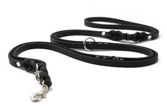 Schwarze geflochtene Lederleine mit Karabiner und silbernen Details, 3m lang, ideal für stilvolle Hundebesitzer.