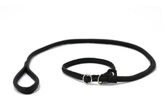 Schwarze Lederhundeleine mit Schlaufe und Metallringen für elegantes Gassigehen.