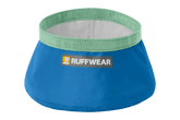Blauer Hunde-Sonnenschutzkragen mit grünem Rand und Ruffwear-Logo schützt vor Sonnenstrahlen. Ideal für aktive Hunde.