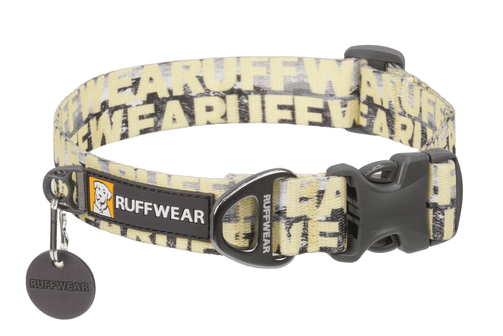 "Ruffwear Front Range™ Hundehalsband in Gelb mit funktionalem Design und verstellbarem Riemen."