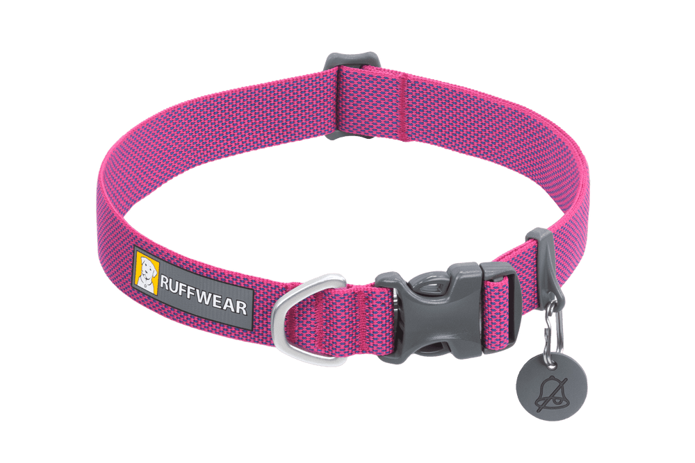 Leichtes Hi Light™ Hundehalsband von Ruffwear in Pink und Lila mit verstellbarer Schnalle und robustem Material.