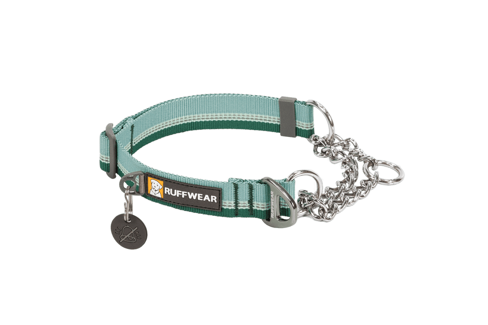 Martingal Hundehalsband von Ruffwear in grün mit grauen und schwarzen Akzenten, ideal für sichere Spaziergänge.