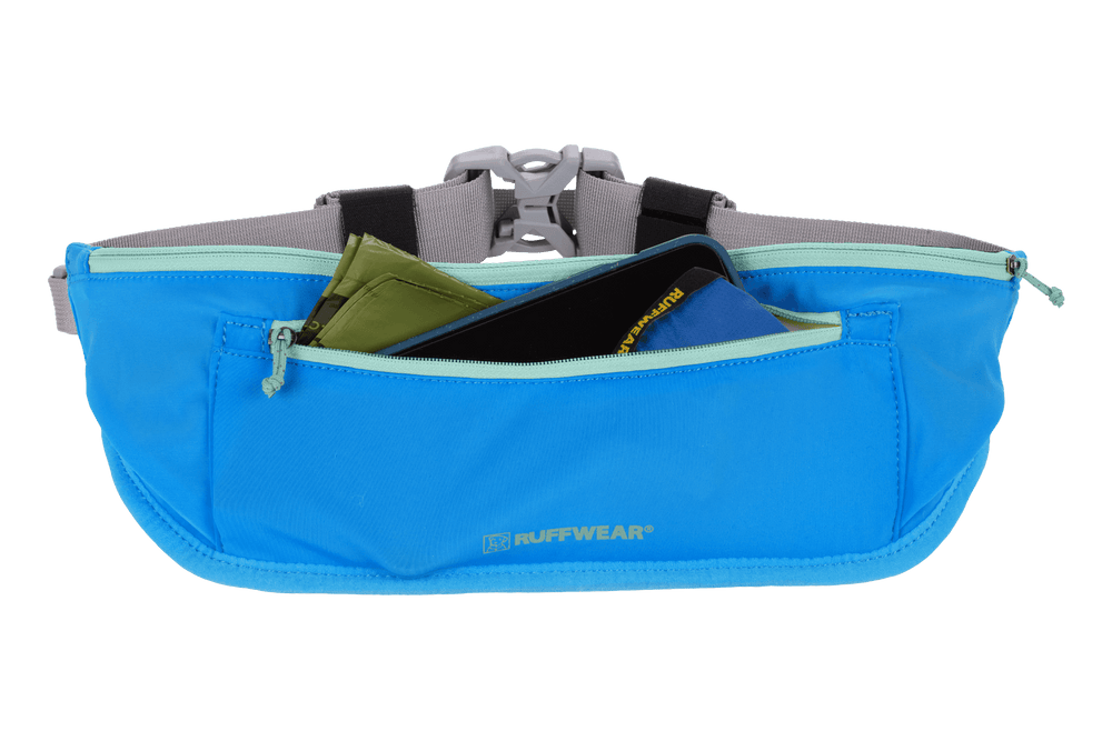 Blauer Trail Runner™ Laufgürtel von Ruffwear mit mehreren Fächern und Riemen in Grau-Schwarz. Ideal für Trailrunning.