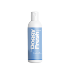 Flasche mit Doggy Fresh Conditioner für Hunde, weißes Design und blauer Aufschrift, ideal für die tägliche Pflege.