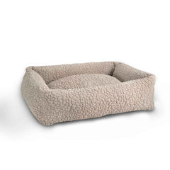 "Beige-ockerfarbenes CLASSIC Hundebett BELLAGIO mit erhöhten Rändern und flauschiger Liegefläche für optimalen Schlafkomfort."