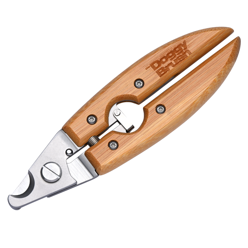 Bonsaischneider mit ergonomischem Bambusgriff und verchromter Klinge von Doshy Burton. Ideal für präzises Schneiden.