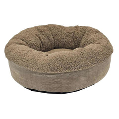 Komfortables rundes Hundebett "TEDDY" in hellbraunem Plüsch und schwarzem Unterteil, ideal für entspannte Haustiere.