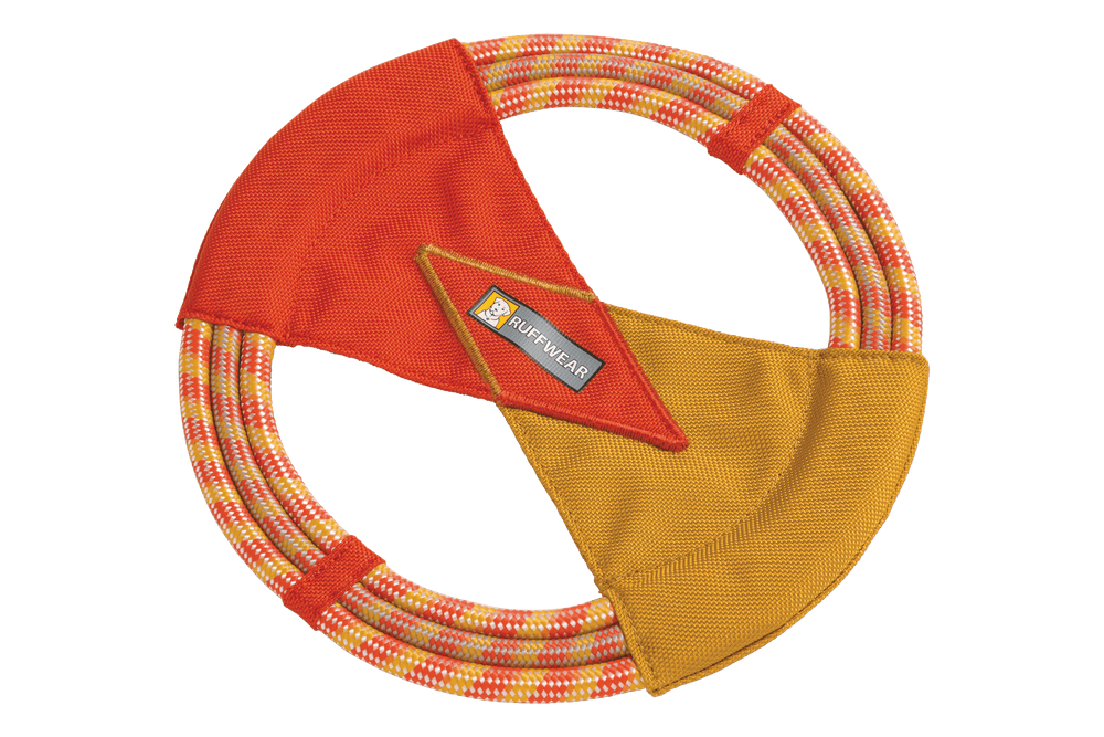 Robustes Pacific Ring™ Hundespielzeug aus Seil in Rot, Gelb und Orange, ideal für spielerische und langlebige Beschäftigung.