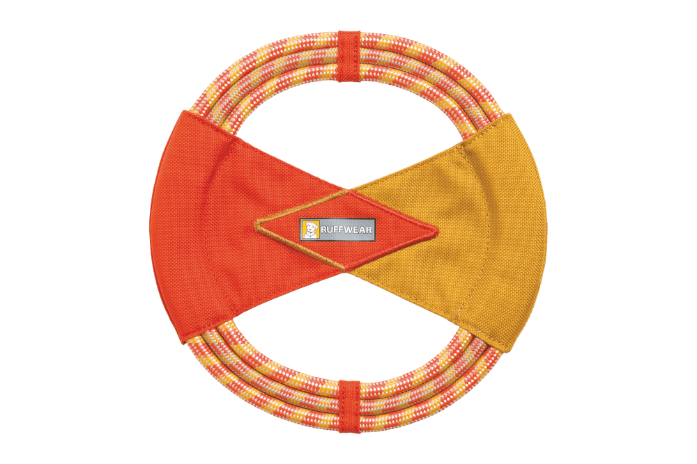 "Pacific Ring™ Hundespielzeug von Ruffwear, geflochtenes Seil in orange-gelb mit robustem Stoffeinsatz."