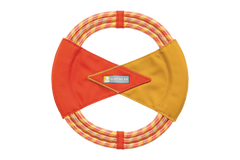 "Pacific Ring™ Hundespielzeug von Ruffwear, geflochtenes Seil in orange-gelb mit robustem Stoffeinsatz."