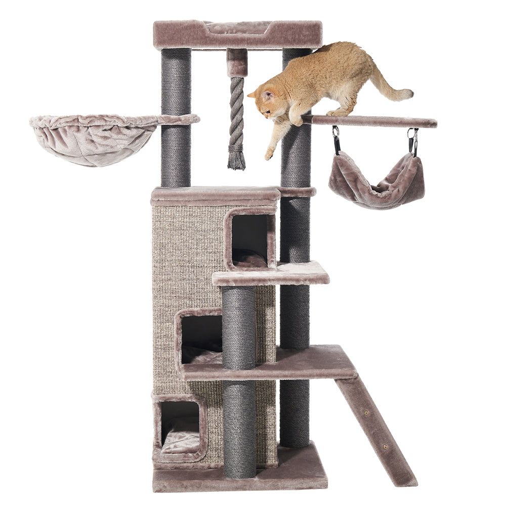 Großer Kratzbaum RAYA für Katzen mit mehreren Ebenen, Sisalstangen, Hängematte und einer Katze auf der oberen Plattform.