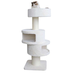 Dreistöckiger Kratzbaum "Volta" in Weiß mit Plattformen, Höhlen und einer sitzenden Katze oben. Stabil und quadratisch.