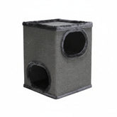 "Kratztonne 'Adra' aus grauem Geflechtmaterial, Katzen sitzen oben und zwei Eingänge für Spiel und Entspannung."