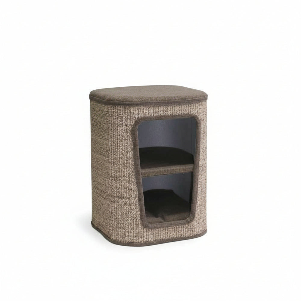 "Stylischer Katzenkratzbaum CAPTA mit gepolsterter Oberseite und grauer Katze, ideal für komfortables Kratzen und Entspannen."