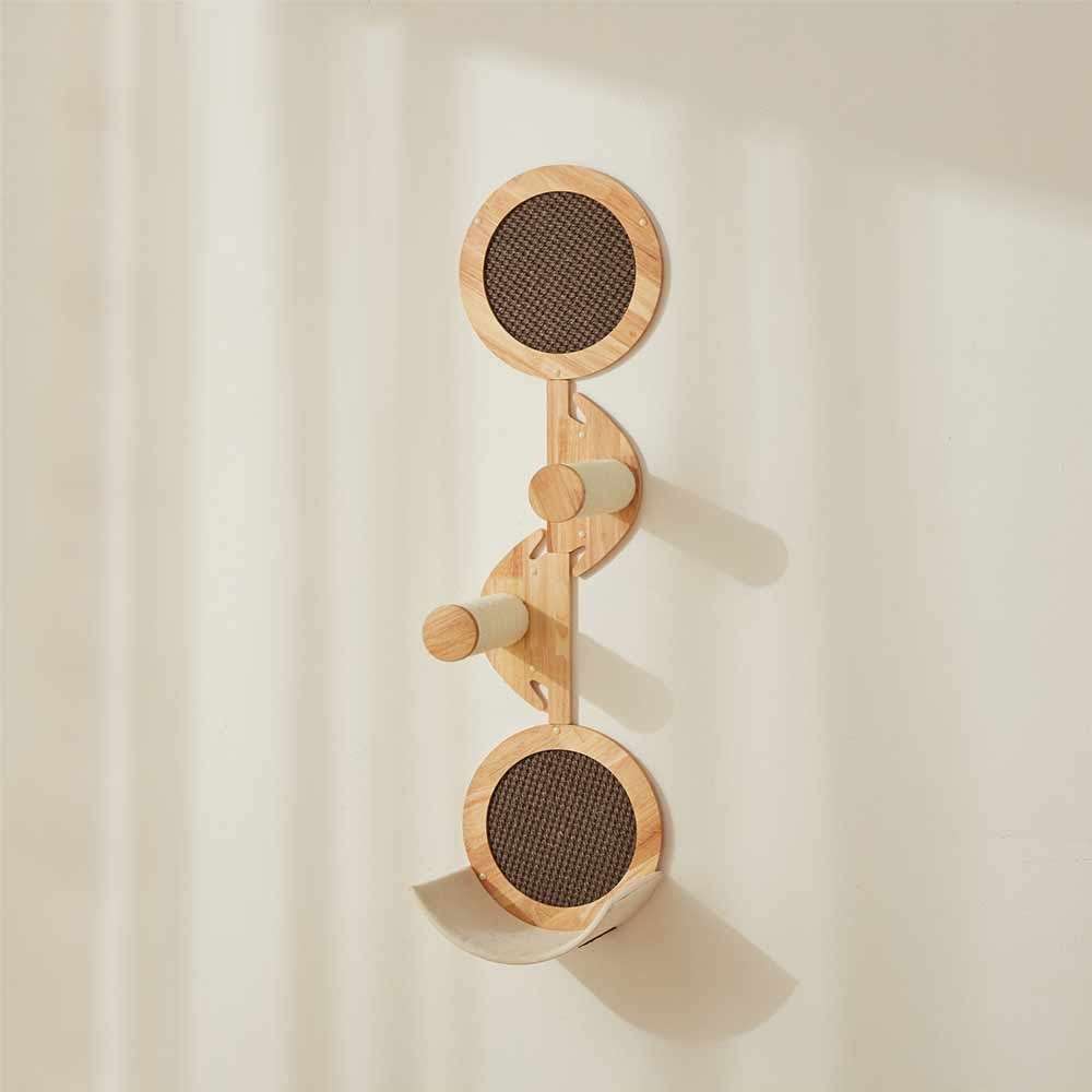 Moderner Wandhaken aus Holz in geschwungener Form mit drei runden Komponenten und hölzernen Stäben zur stabilen Befestigung.