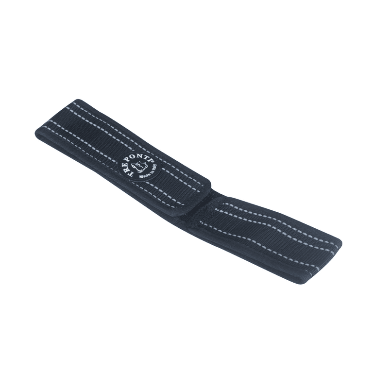 Schwarzes Armband mit weißen Nähten und Markenlogo, elastisch und strapazierfähig, ideal für modebewusste Träger.