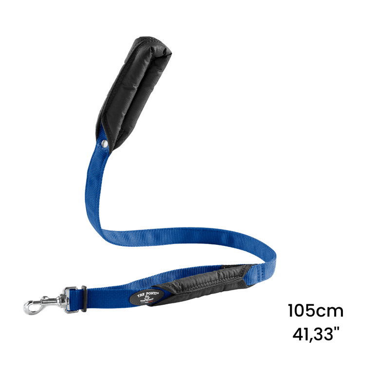 "Blau-schwarze Hundeleine mit gepolstertem Griff und stabiler Karabinerbefestigung, 105 cm lang."