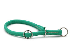 Halsband Rundgenäht Holi Color aus grünem Leder mit zwei Metallringen und eleganter Kontrastnaht für Hunde.