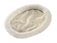 Beiges, ovales Katzen Kuschelbett mit fleeceartigem Innenbereich zum Entspannen und Ausruhen für Haustiere.