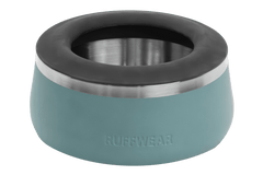 "Ruffwear Futternapfschüssel mit Edelstahlrand und rutschfestem, grünem Material für sicheren Halt."