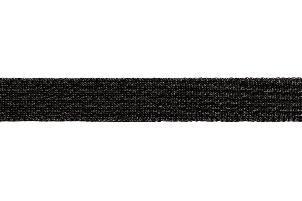 Schwarzes Front Range™ Flex Leinenband aus strukturiertem Material mit flacher Form und grober Oberfläche.