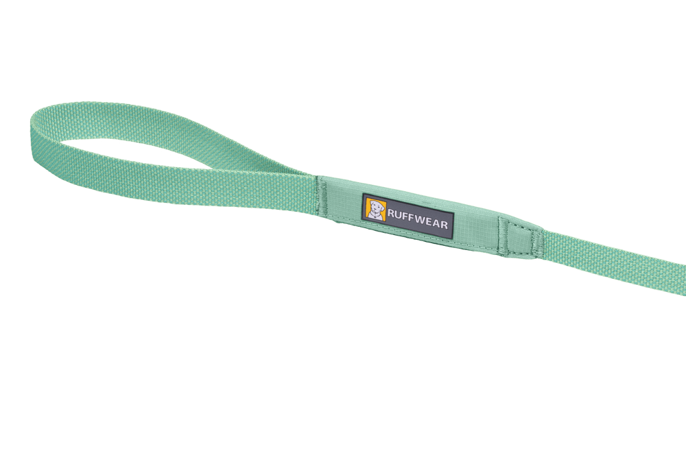 "Ruffwear Hi Light™ Hundeleine in Mintgrün mit ergonomischem Griff und strapazierfähigem Material."