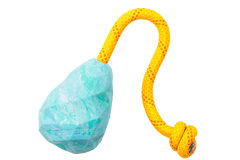 Blauer Huck-a-Cone™ in Folie, mit gelbem geflochtenem Seilgriff für vielseitigen Einsatz im Freien.