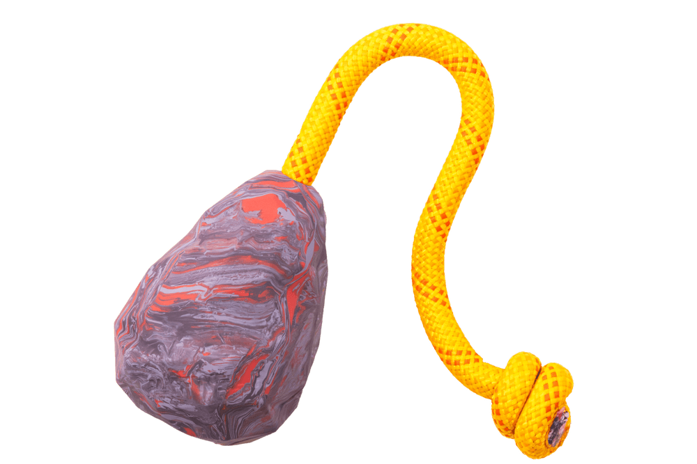 Spielzeug Huck-a-Cone™ in Grau und Rot, befestigt an einem geflochtenen gelben Seil mit Schlaufe.