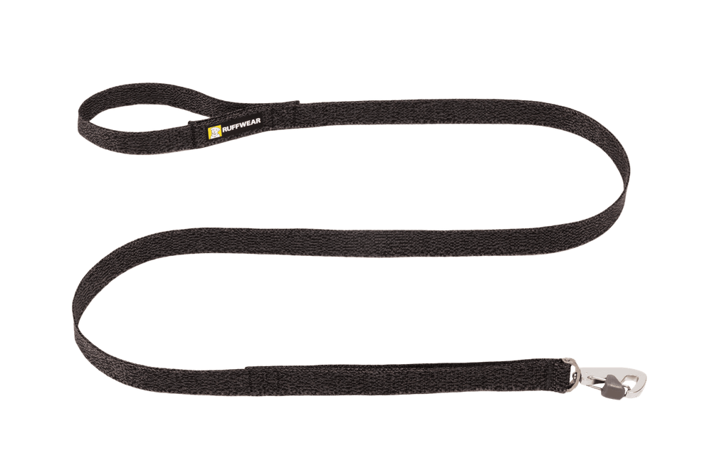 Schwarze robuste Hundeleine Front Range™ Flex mit Schlaufe und metallischem Verschluss, ideal für aktive Hunde.