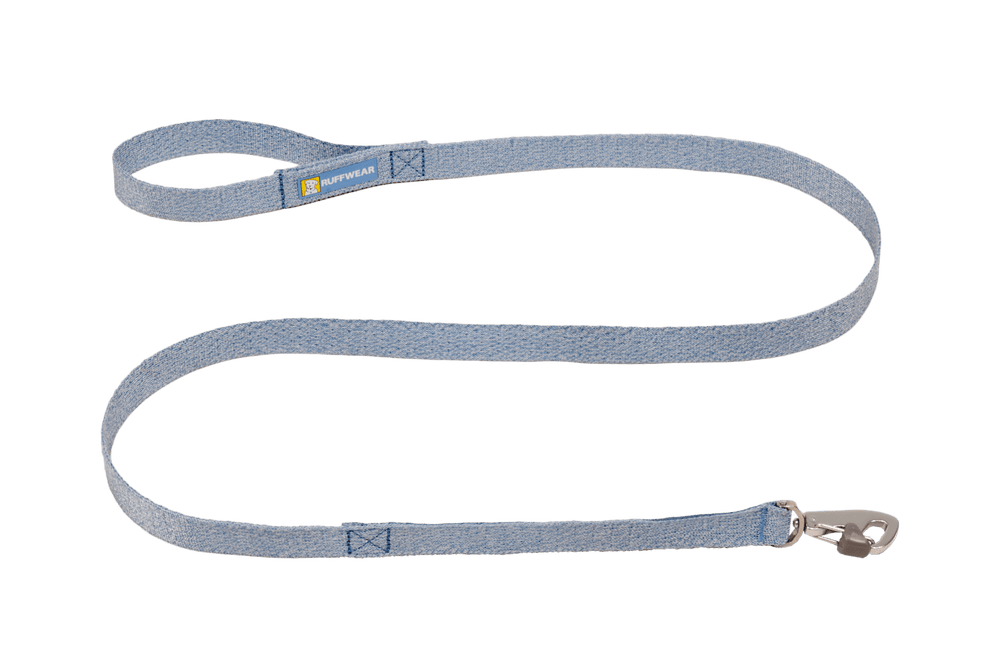 Blaue Front Range™ Flex Hundeleine aus strapazierfähigem Material mit robustem Verschluss und weicher Oberfläche.