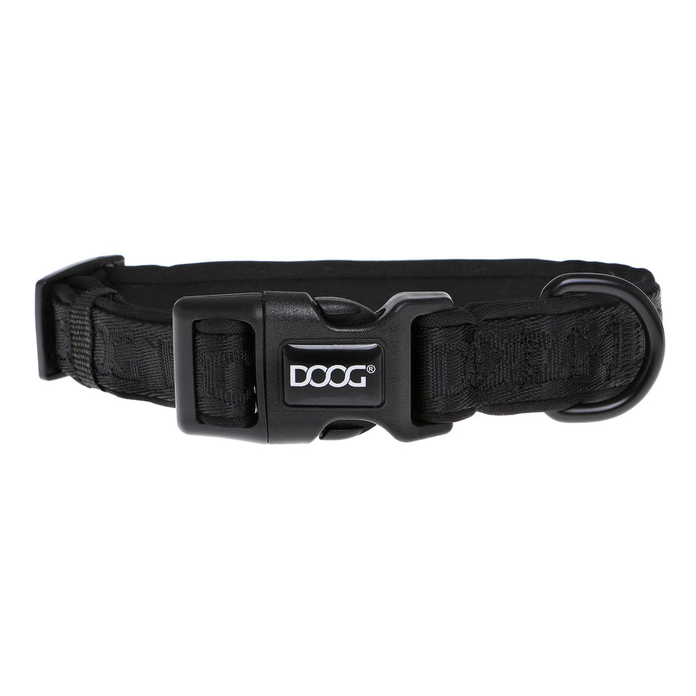 Schwarzes Neopren Hundehalsband mit robuster Schnalle und Schlaufe für Leine oder Tag. Ideal für aktive Hunde.