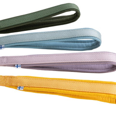 Bunte Hundeleinen in Olivgrün, Hellblau, Flieder, Rosa und Gelb aus robustem Material für stilvolle Ausflüge mit Ihrem Hund.