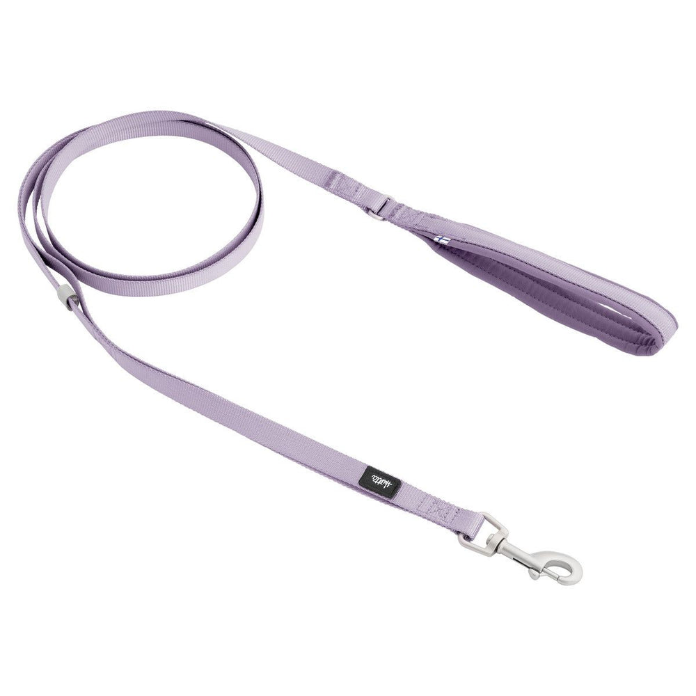 Lila Hundeleine Seeker aus strapazierfähigem Nylon mit gepolstertem Griff und Karabinerhaken. Ideal für komfortables Spazieren.