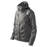 Graue Trainingsjacke mit Kapuze, Reißverschluss und grafischem Schulterdesign, umweltfreundliches Material, ideal für Sport und Freizeit.