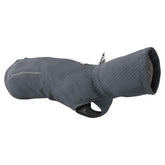 Grauer Hundemantel mit Wabenmuster, Beinausschnitten und Reißverschluss; wärmende Hundejacke Warming Midlayer ECO.