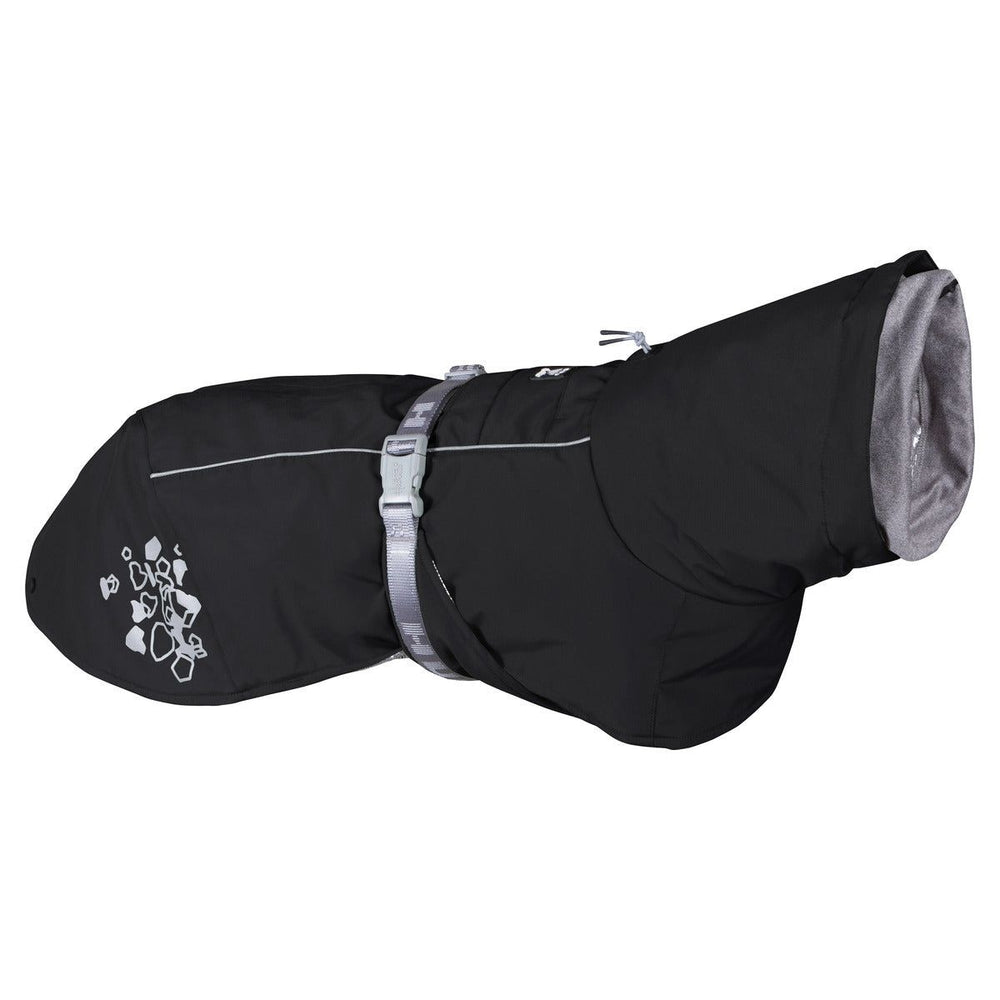 Schwarzer Hundemantel mit reflektierenden Details und grauem Futter, verstellbarer Gurt, ideal für kaltes Wetter.