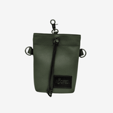 Leckerlibeutel in Army Green, wasserabweisend mit Kordelzug, ideal für Snacks und Utensilien beim Gassigehen.