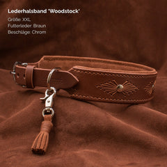 Lederhalsband "Woodstock" in braun, Größe XXL, mit chromfarbigen Beschlägen und dekorativer Stickerei.