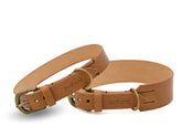 Braune Lederarmbänder von tankhurst mit metallischer Schnalle, schlicht und elegant für einen natürlichen Look.