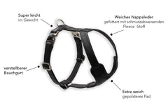 Schwarzes Hundegeschirr aus weichem Nappaleder, leicht und mit schmutzabweisendem Fleece gefüttert.