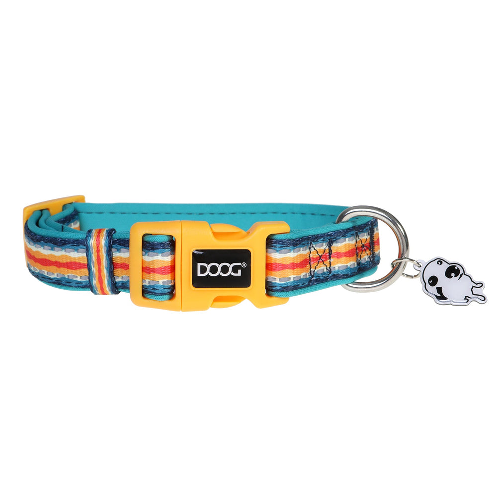 "Bunt gestreiftes Neopren-Halsband für Hunde in Blau, Gelb und Orange mit gelber Schnalle und D-Ring."