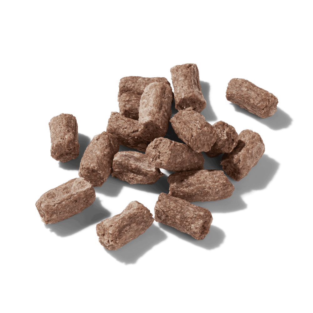 Luftgetrocknete FRED Snacks Strauß für Hunde, natürliche Belohnung ohne Zusatzstoffe, ideal für Training und sensible Hunde.