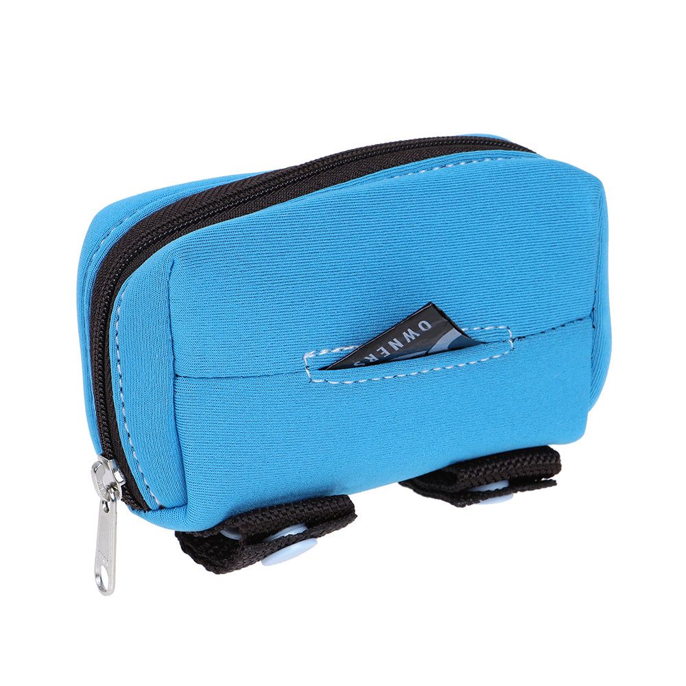 Blaue DOOG Kotbeutel-Tasche mit Reißverschluss und Schlaufen zur Befestigung, ideal für den Hundespaziergang.