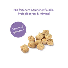 ALT-Tag: FRED Snacks Kaninchen & Preiselbeeren 4er Set, aromatische Hundesnacks aus Kaninchenfleisch und Preiselbeeren.